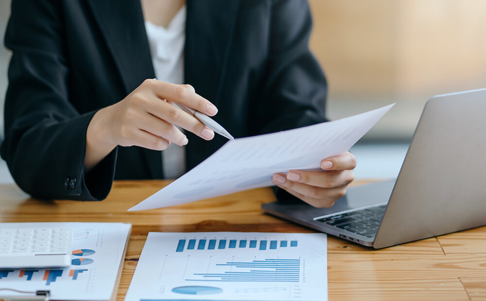 図面を描く様子