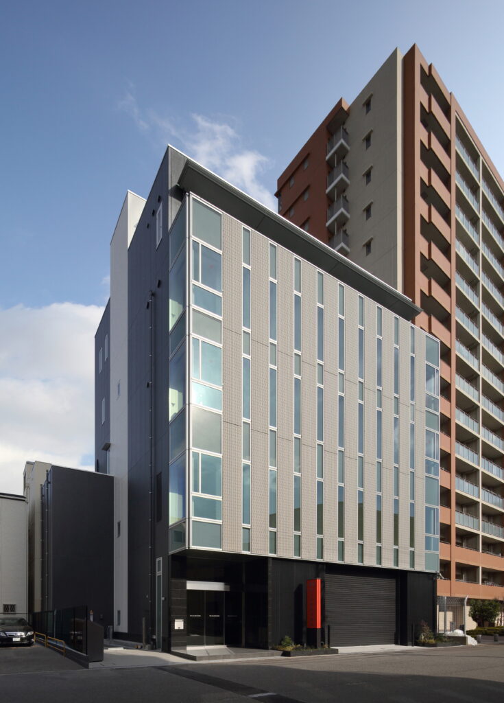 ０１　外観南西面