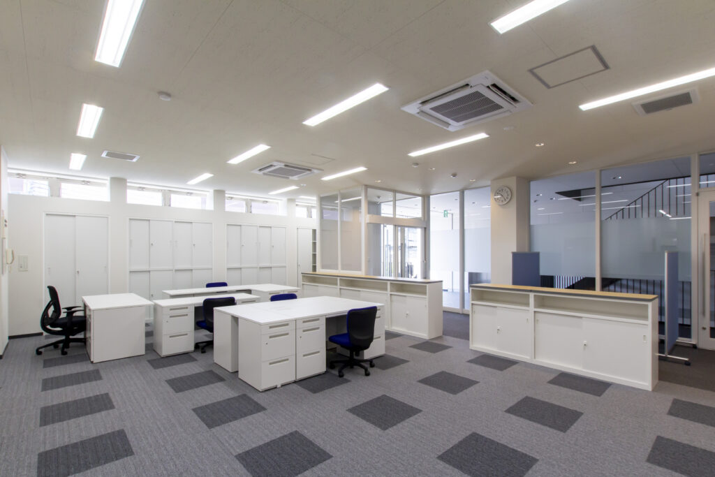 2008東大阪市機械団地組合会館_2F事務室_IMG_7865