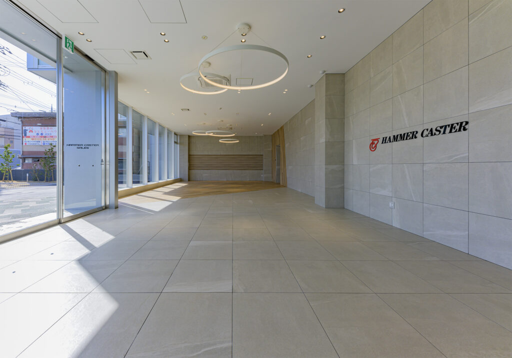 ①エントランスホール